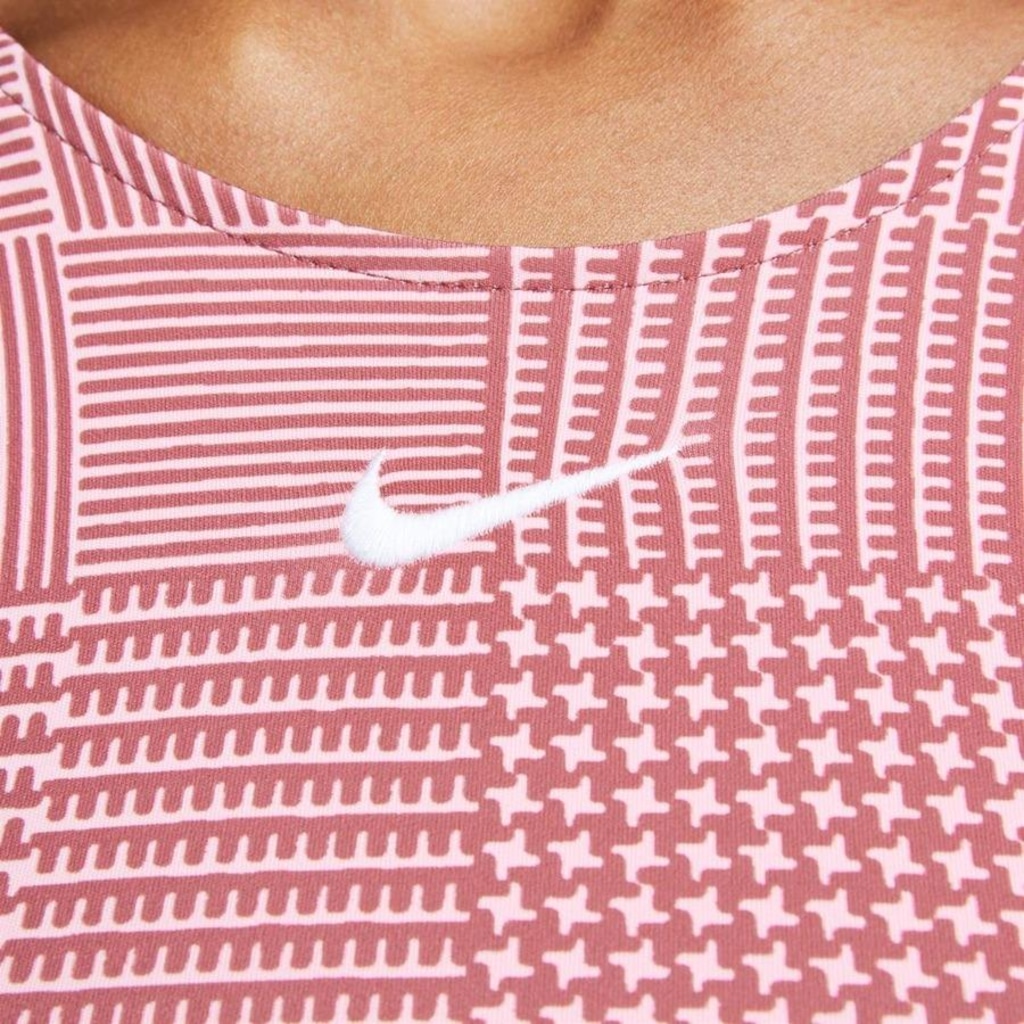 Imagem 4 do produto Camiseta Regata Nike Yoga Dri-Fit - Feminina
