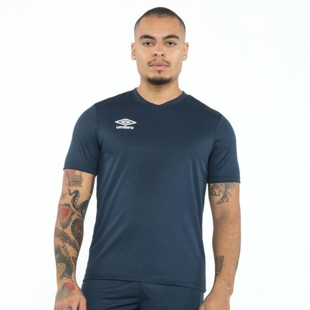 Imagem 2 do produto Camiseta Umbro Striker Premium - Masculina