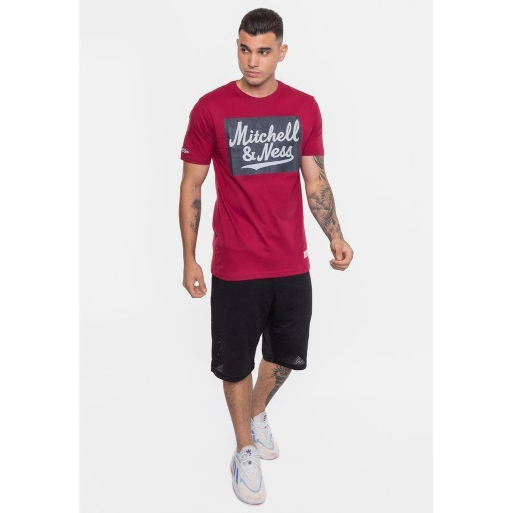 Imagem 3 do produto Camiseta Mitchell & Ness Masculina Estampada Bordo - Mitchell & Ness