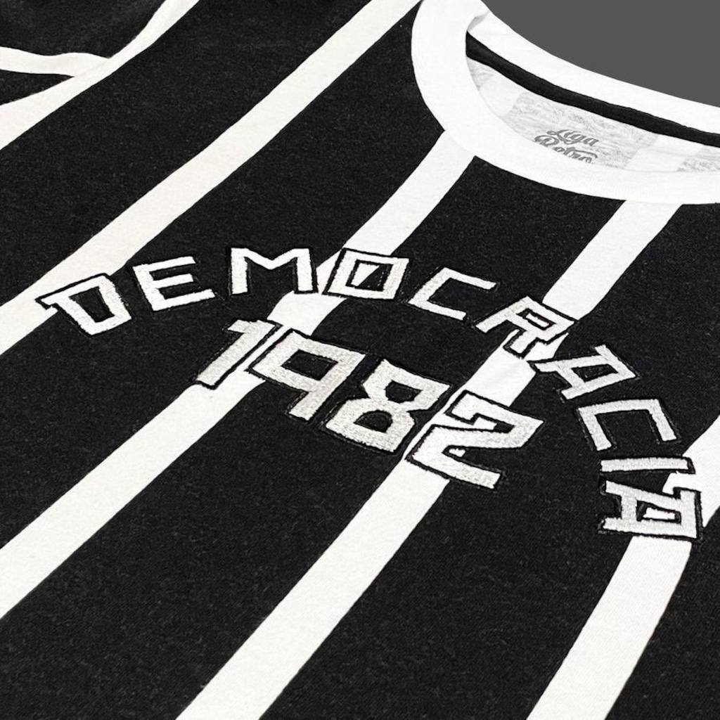 Imagem 4 do produto Camisa Democracia Liga Retro 1982 - Feminina