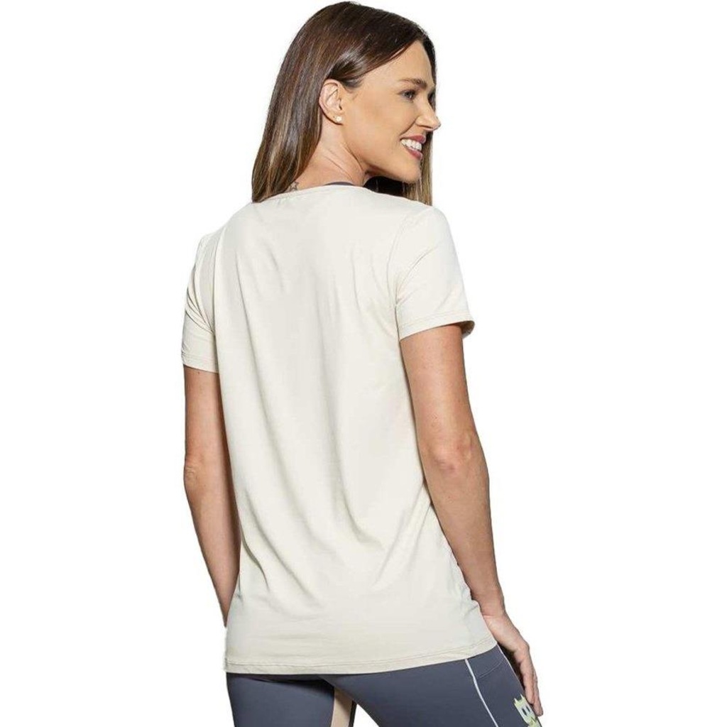 Imagem 2 do produto Camiseta Run More Brave - Feminina