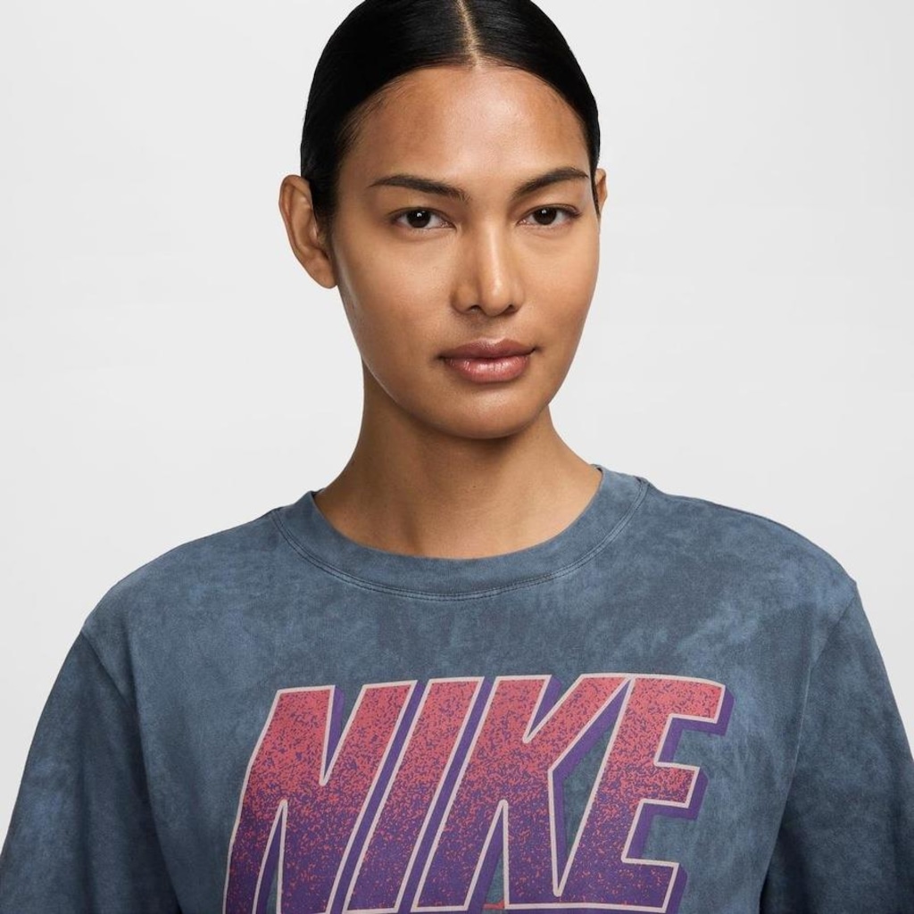 Imagem 2 do produto Camiseta Nike Sportswear Essentials - Feminina