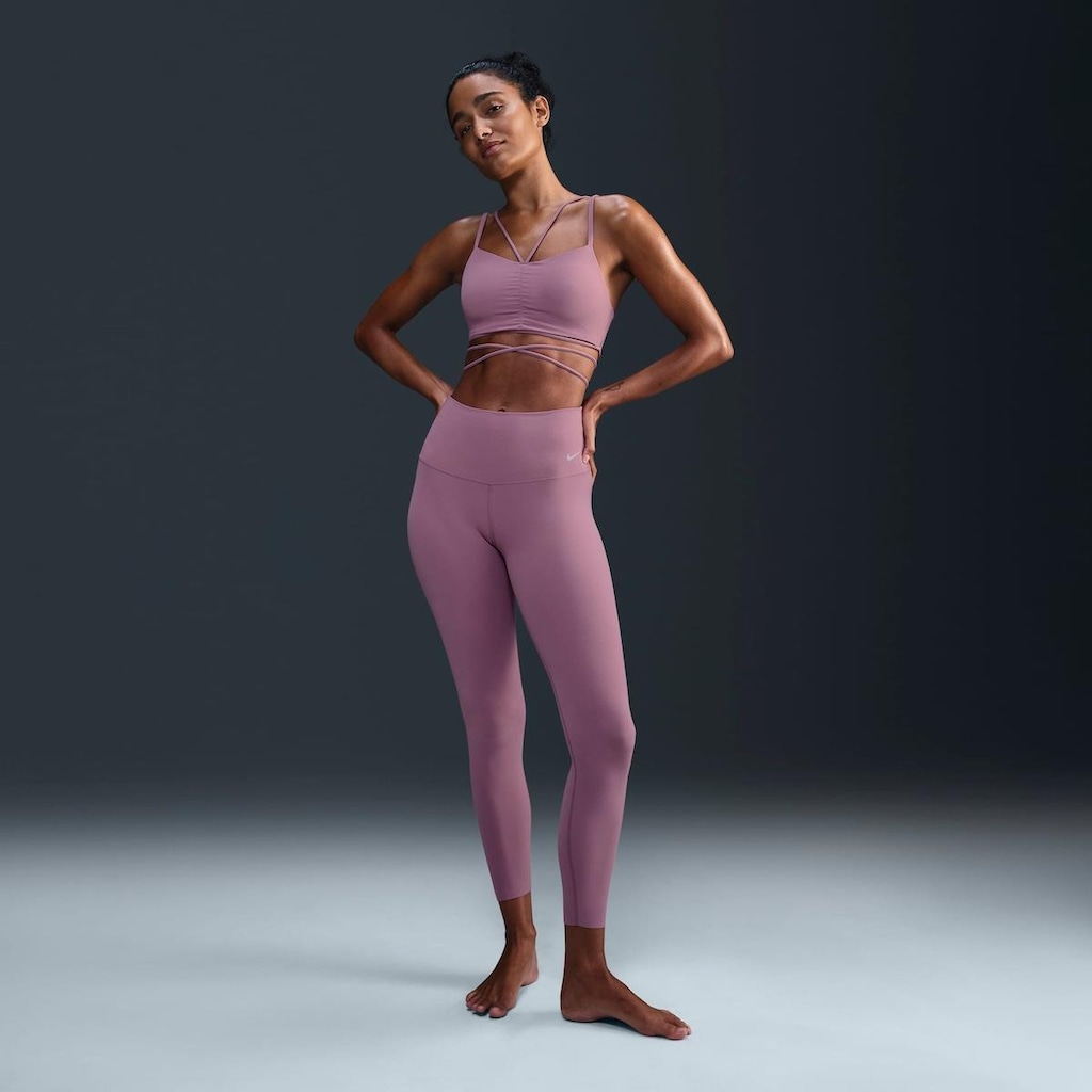 Imagem 4 do produto Top Fitness Nike com Bojo Indy Strapy Baixa Sustentação Adulto