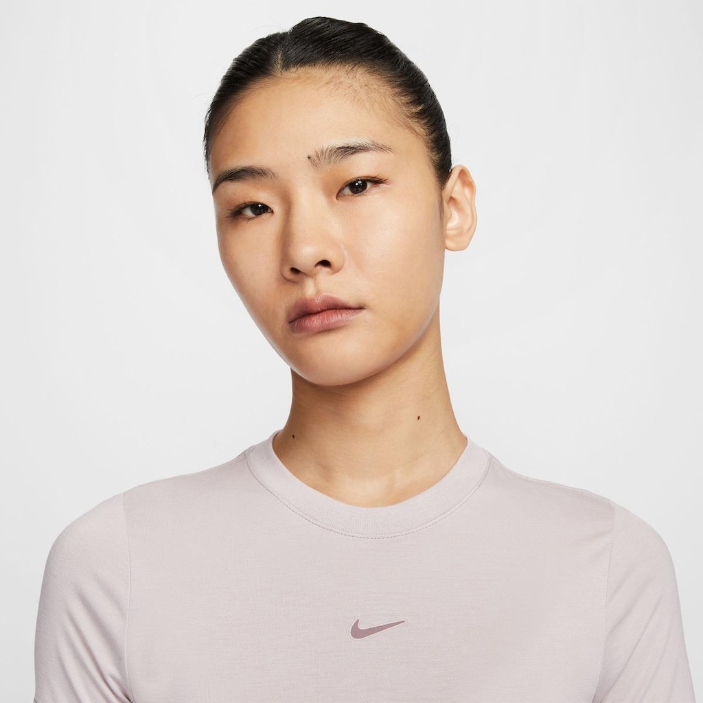 Imagem 2 do produto Camiseta Nike Sportswear Cropped Slim - Feminina