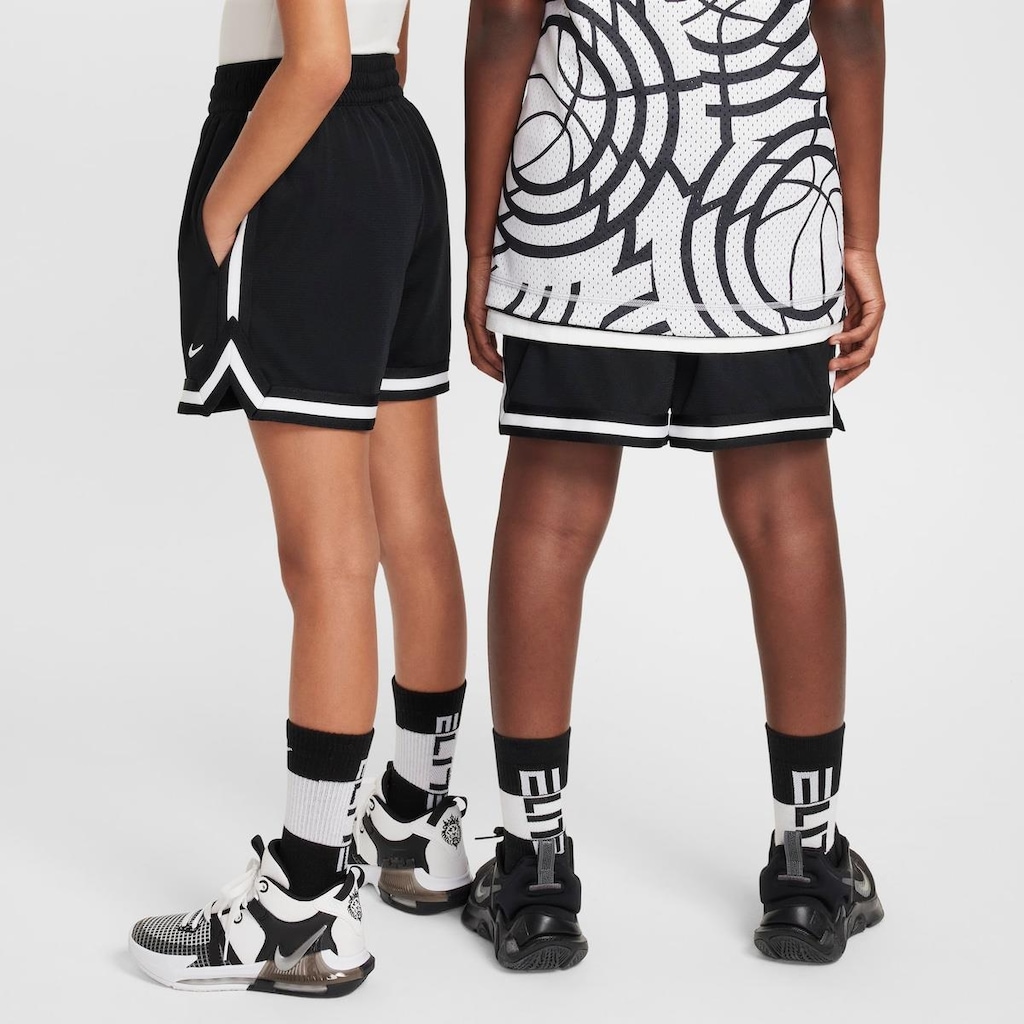 Imagem 4 do produto Short Nike Dri-Fit Dna 5In - Infantil
