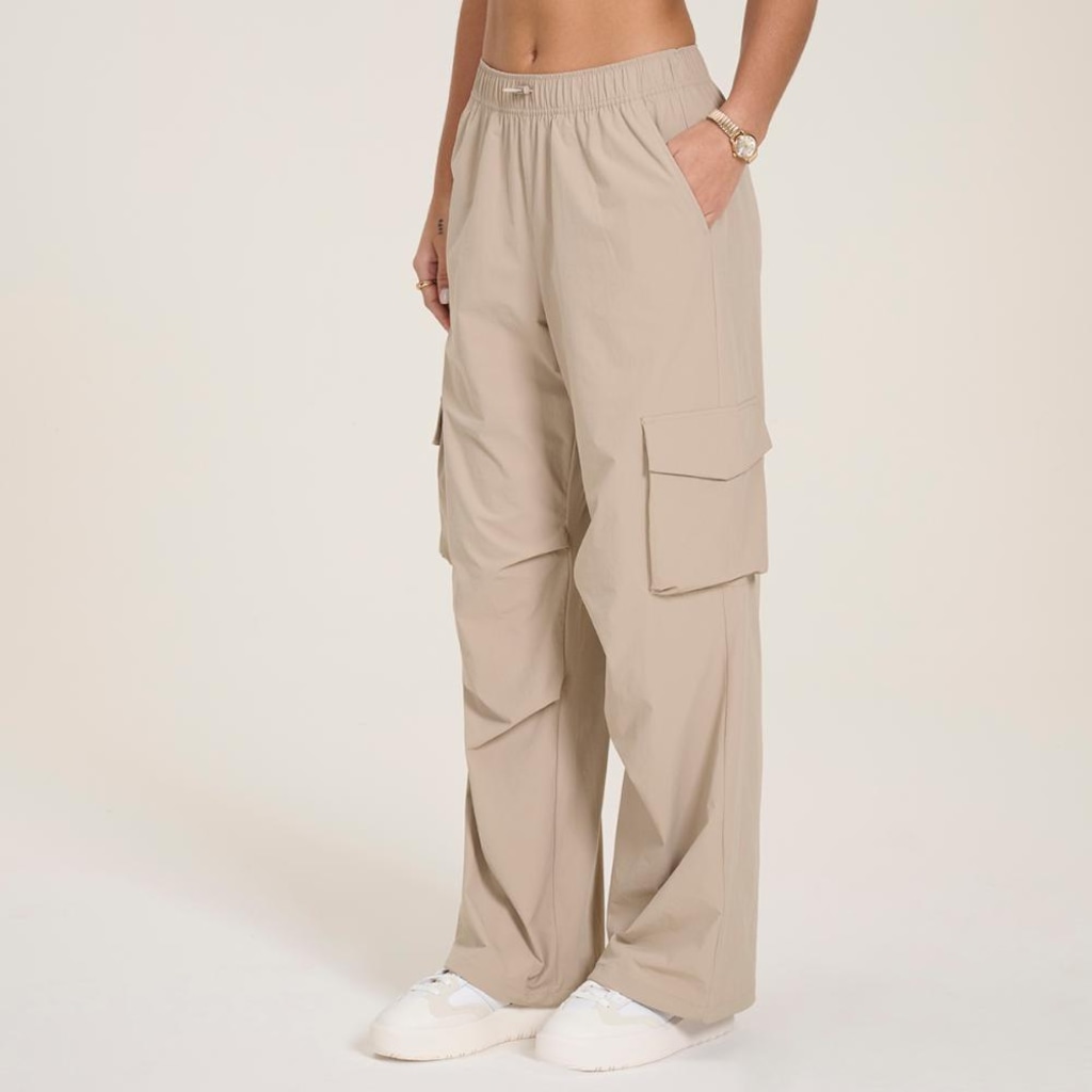 Imagem 2 do produto Calça New Balance Nylon Cargo - Feminina