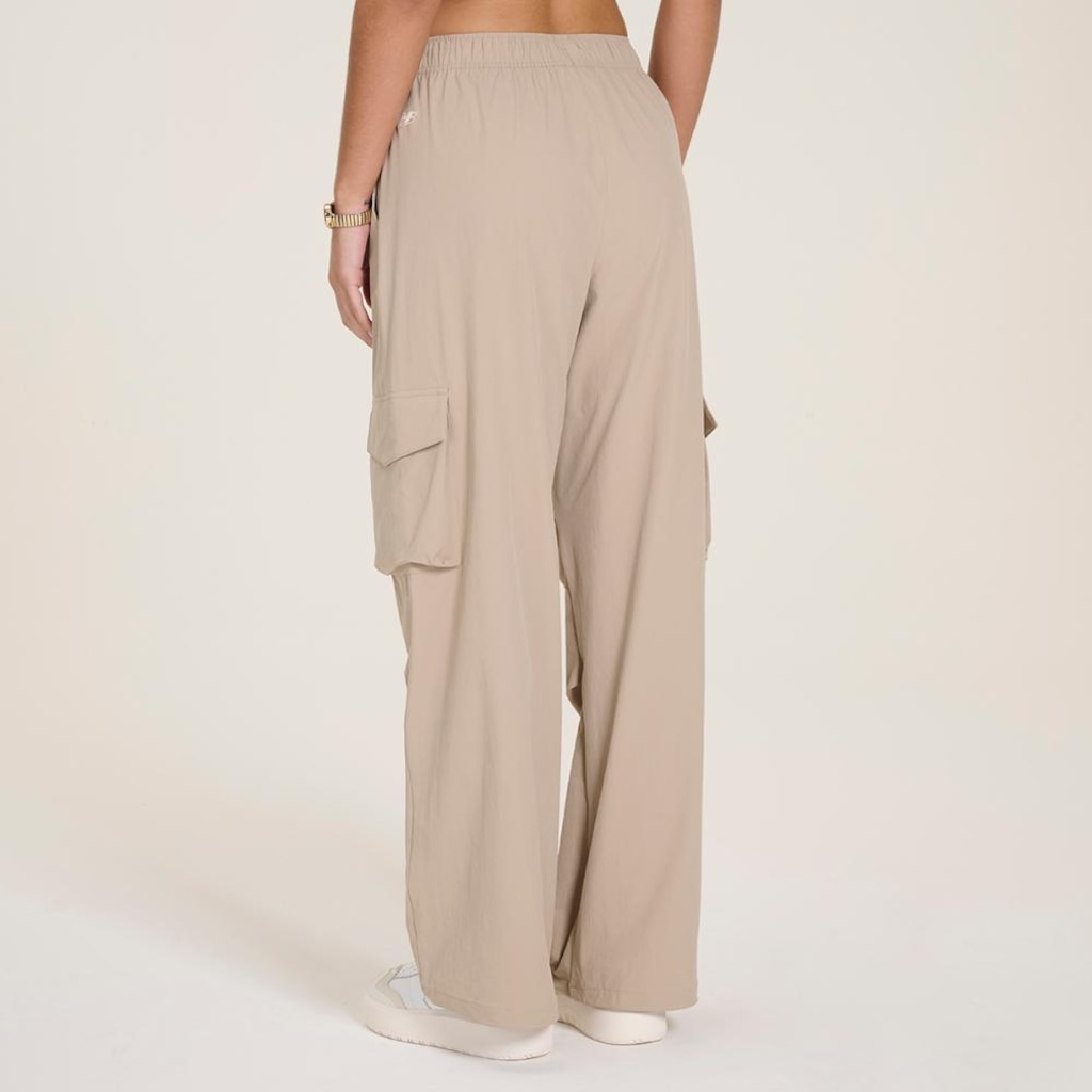 Imagem 3 do produto Calça New Balance Nylon Cargo - Feminina