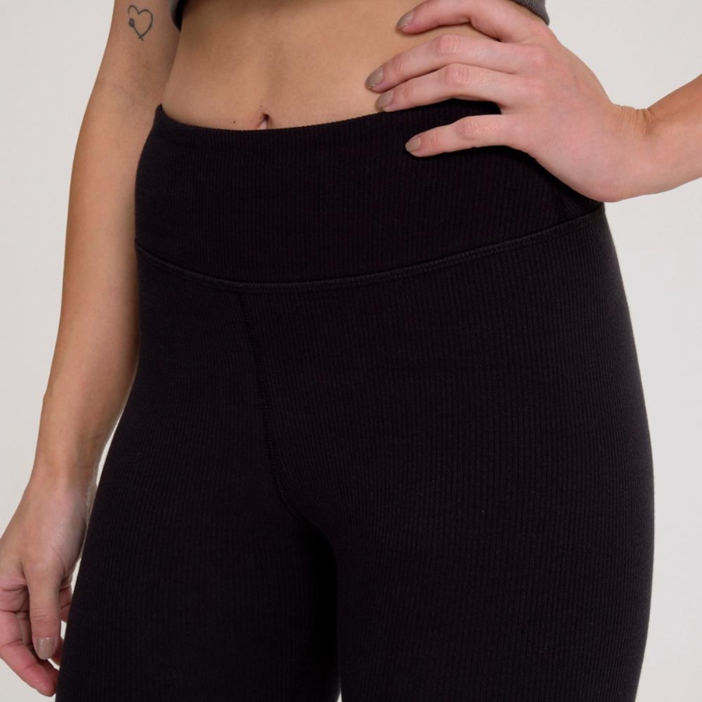 Imagem 4 do produto Legging New Balance Canelada Small Logo Feminina