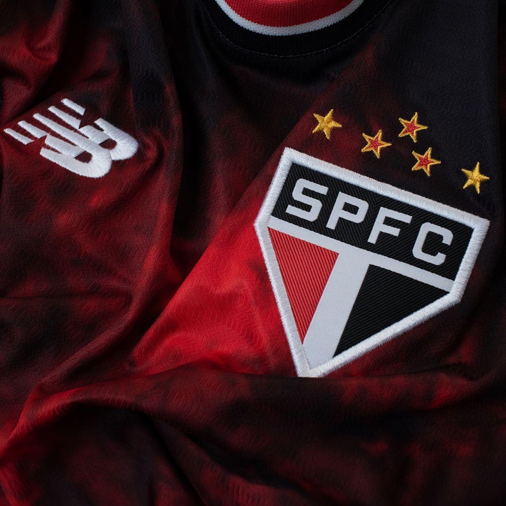 Imagem 3 do produto Camisa New Balance Comemorativa Spfc 2024 Torcedor C/p - Feminina
