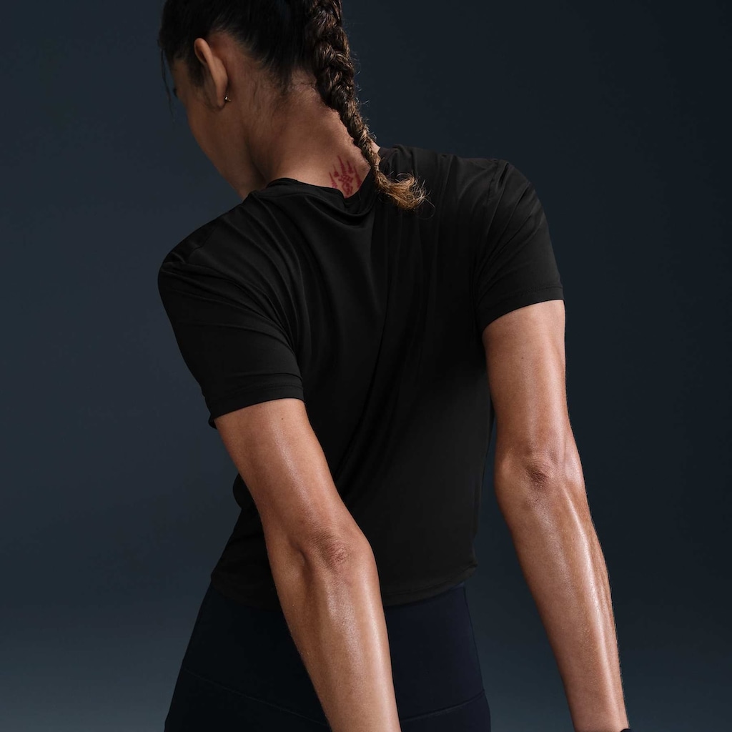 Imagem 2 do produto Camiseta Nike One Classic Cropped - Feminina