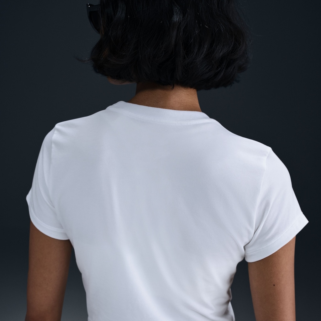 Imagem 2 do produto Camiseta Nike Sportswear Chill Knit Cropped - Feminina