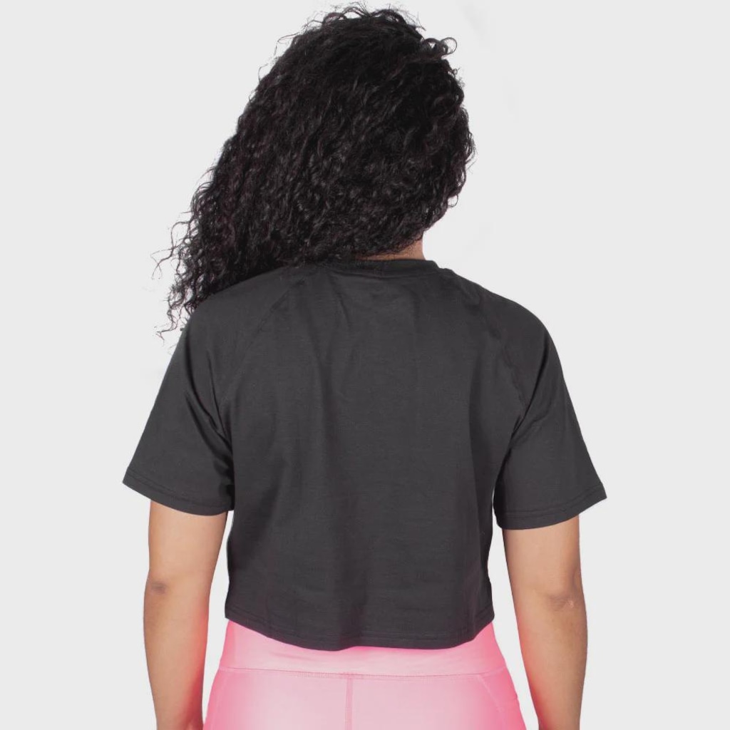 Imagem 3 do produto Camiseta New Balance Cropped Essentials Basic - Feminina