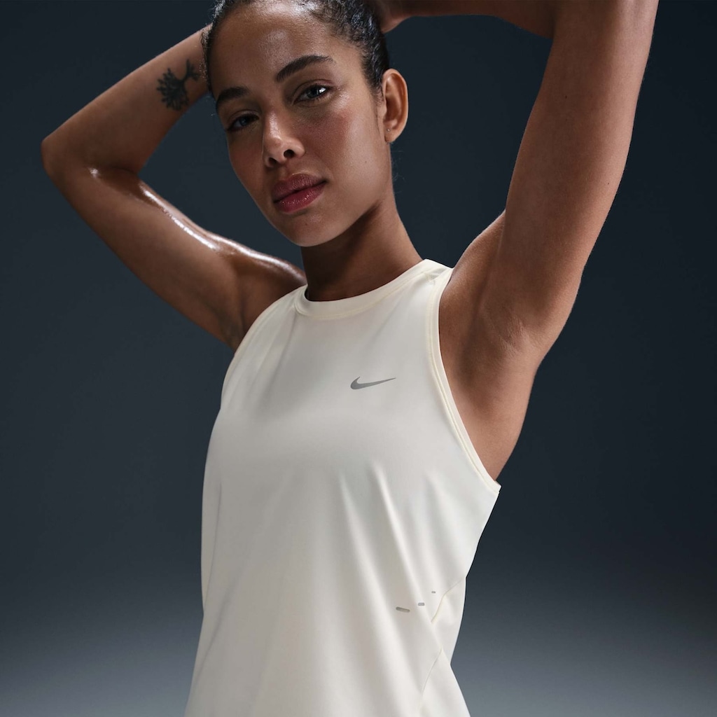 Imagem 2 do produto Camiseta Regata Nike Dri-FIT Run - Feminina