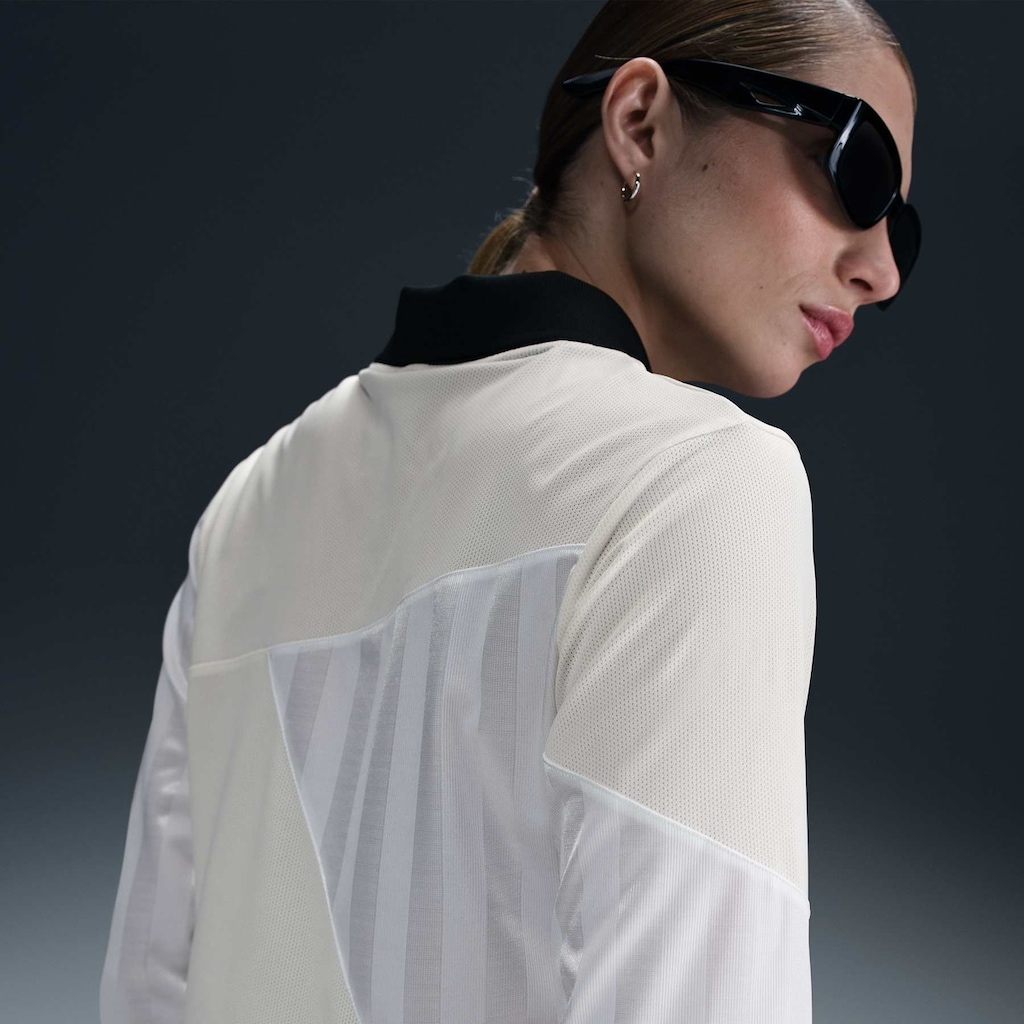 Imagem 2 do produto Camiseta Nike Sportswear Cropped Street - Feminina