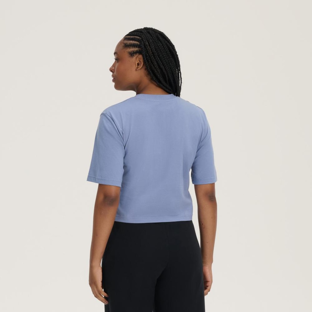 Imagem 3 do produto Camiseta New Balance Cropped Heritage - Feminina