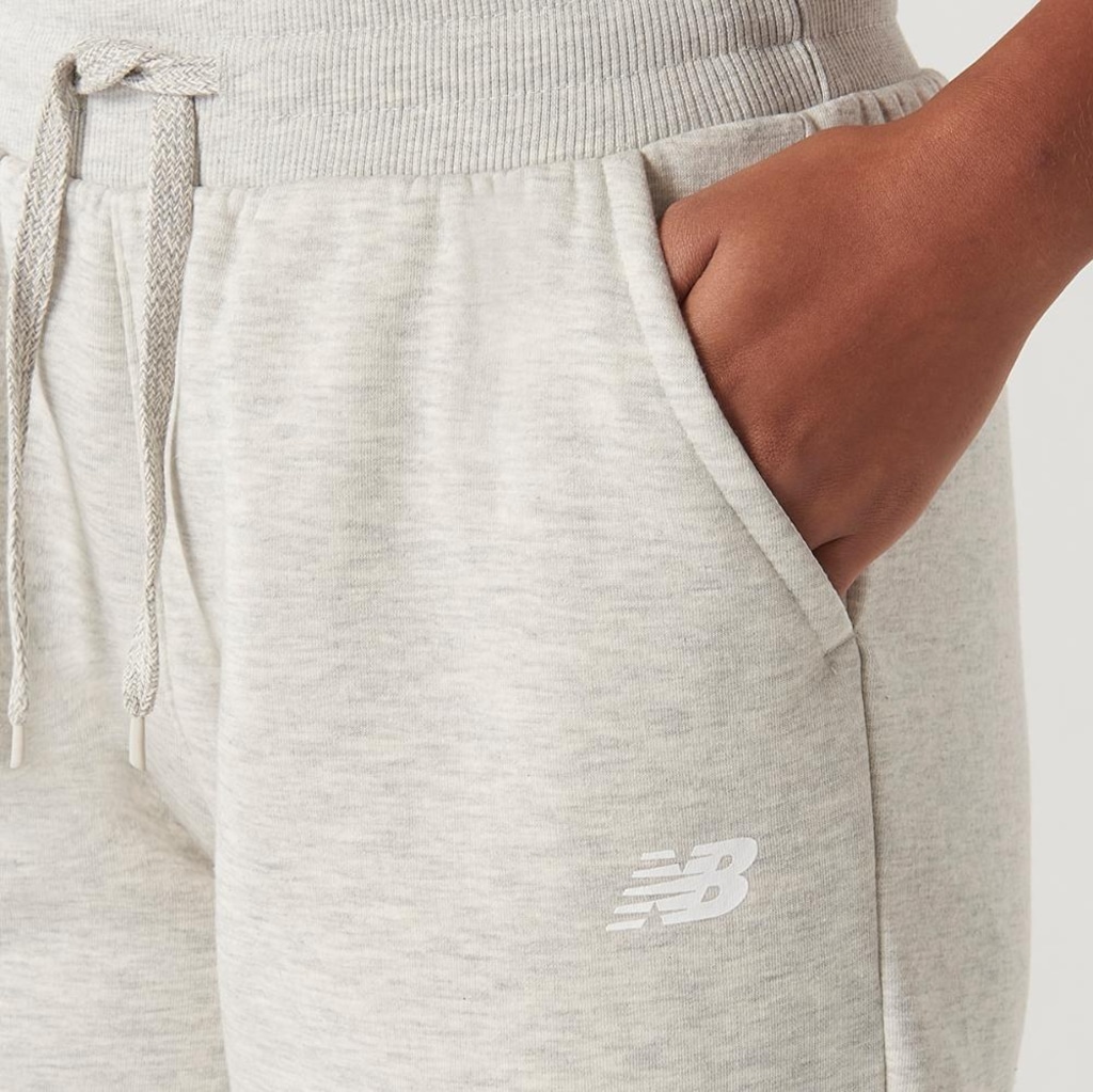 Imagem 3 do produto Calça com Felpa Feminina New Balance Essentials