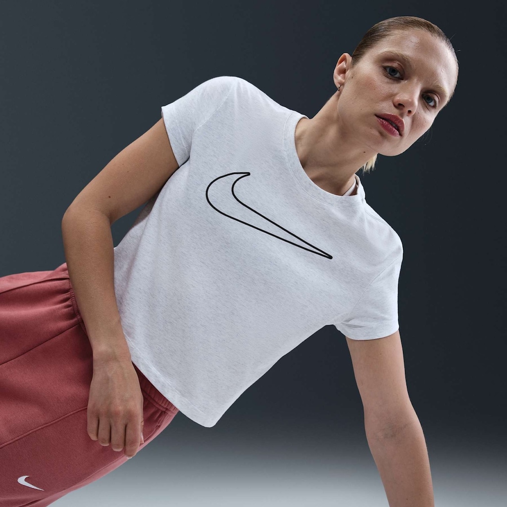 Imagem 4 do produto Camiseta Nike Sportswear Club Feminina