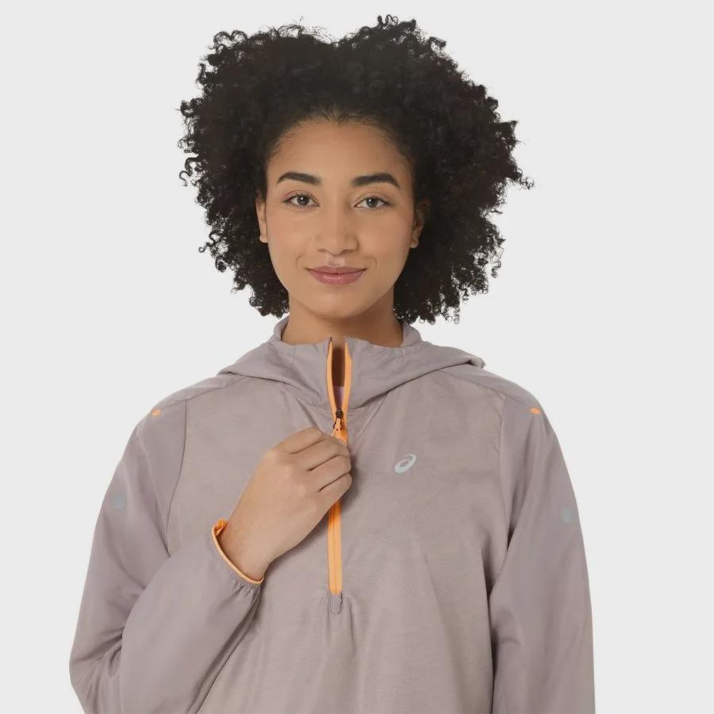 Imagem 4 do produto Jaqueta Corta Vento Feminina ASICS com Capuz Fujitrail Packable