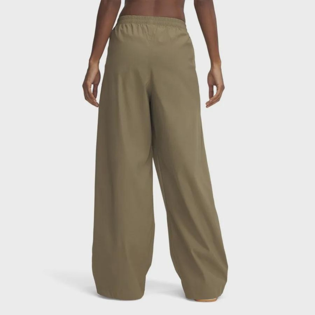 Imagem 2 do produto Calça Under Armour Unstoppable Parachute Feminina