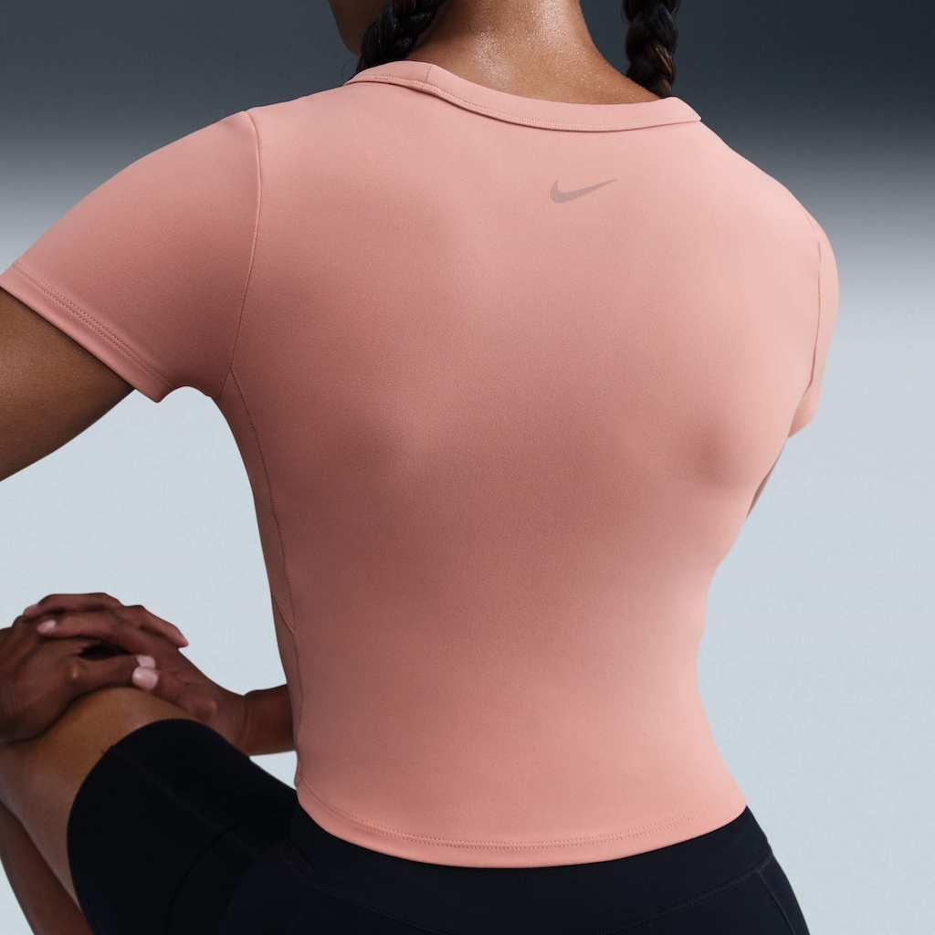 Imagem 2 do produto Camiseta Nike Dri-FIT One Cropped Feminina