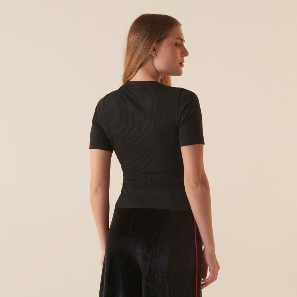 Imagem 2 do produto Camiseta Fila Regular Essentials Canelada Feminina