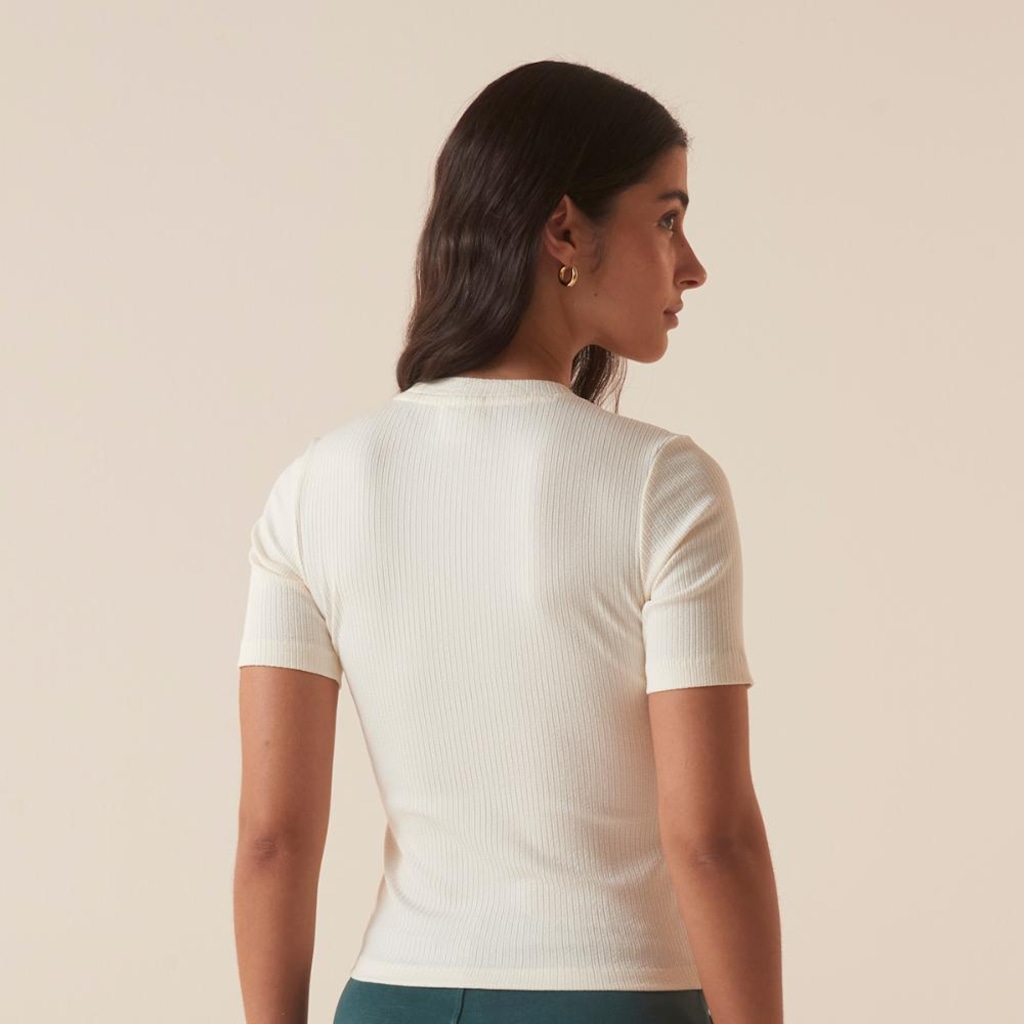 Imagem 2 do produto Camiseta Fila Regular Essentials Canelada Feminina