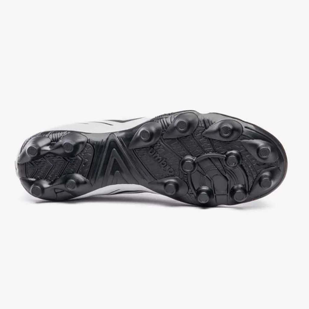 Imagem 4 do produto Chuteira de Campo Masculina Umbro Brave