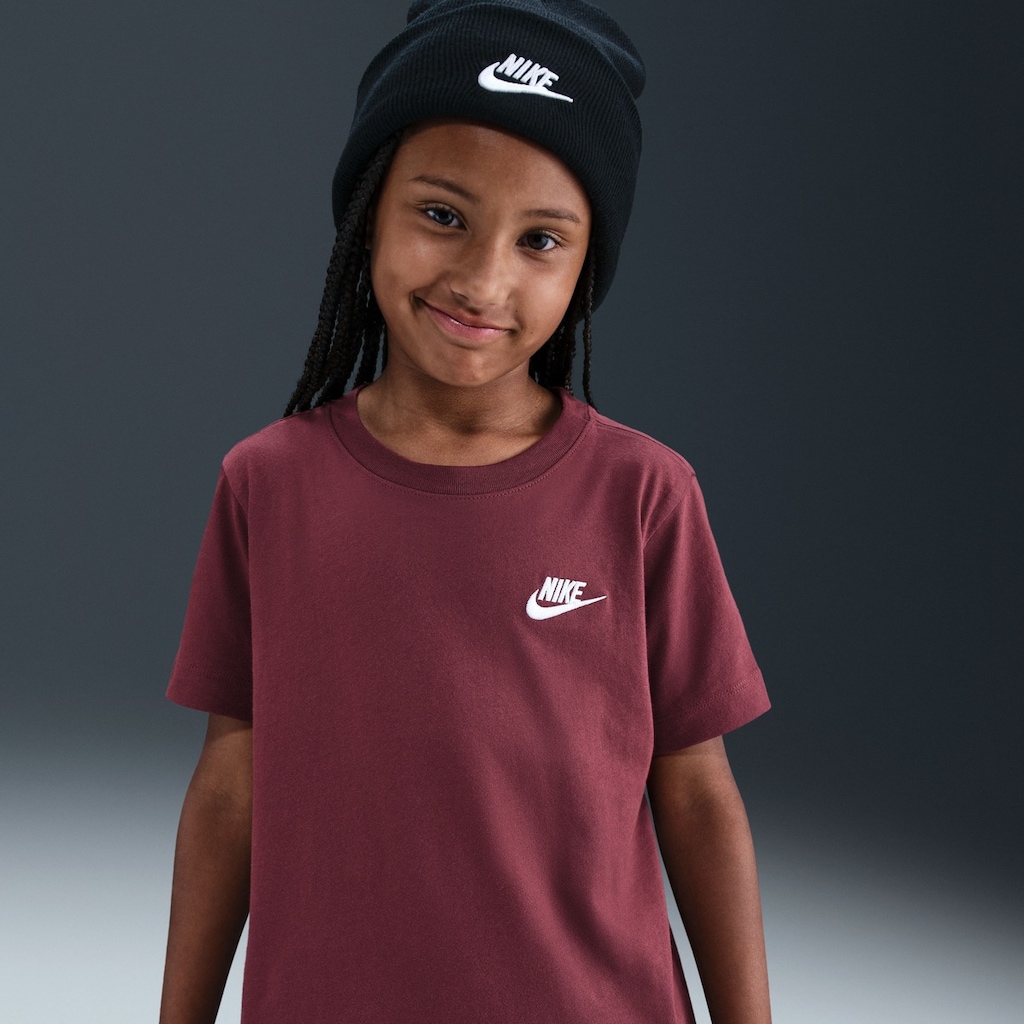 Imagem 2 do produto Camiseta Juvenil Nike Manga Curta Sportswear Embroidered Future