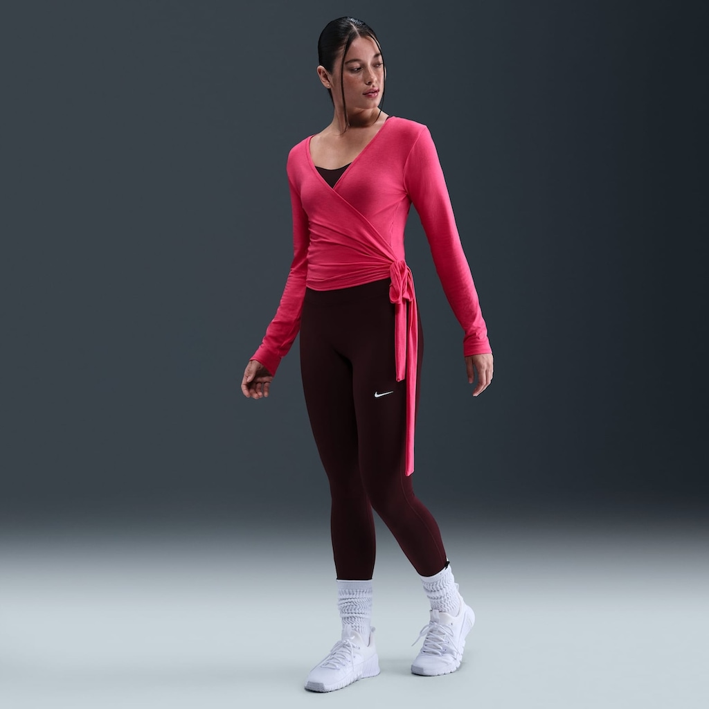 Imagem 4 do produto Camiseta Dri-FIT Nike One Relaxed Feminina