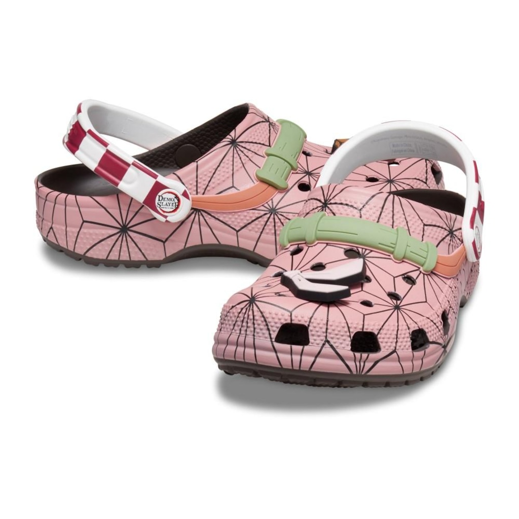 Imagem 4 do produto Sandália Crocs Demon Slayer Classic Clog Espresso - Adulto