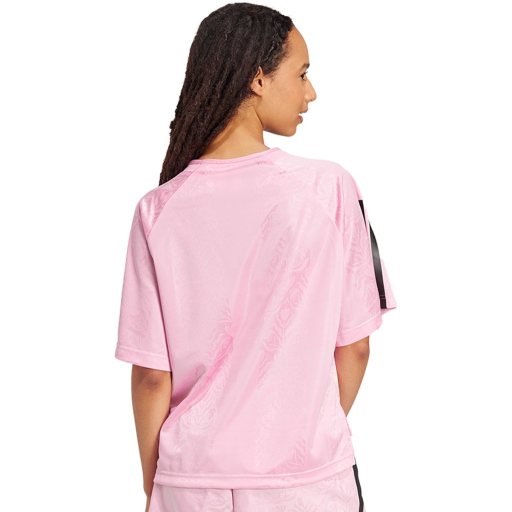 Imagem 2 do produto Camiseta adidas Tiro X Common Goal Feminina