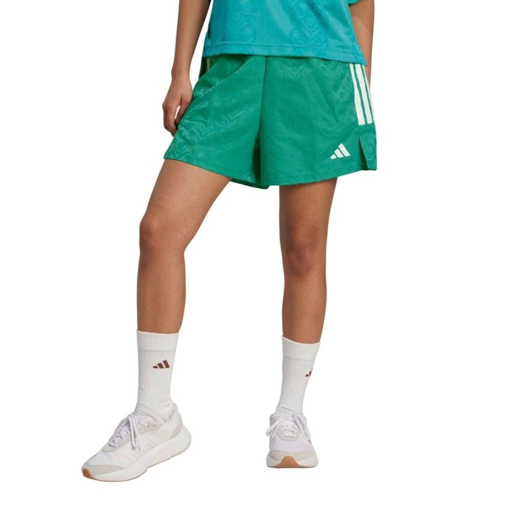 Imagem 2 do produto Shorts adidas Tiro Q3 Feminino