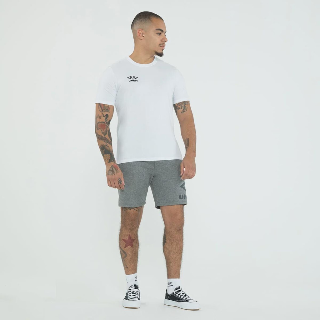 Imagem 2 do produto Camiseta Umbro Essential Masculina - Masculino