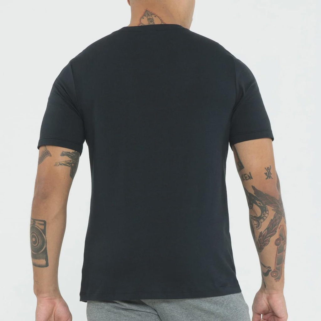 Imagem 2 do produto Camiseta Umbro Essential Masculina - Masculino