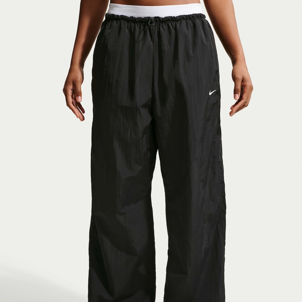 Imagem 2 do produto Calça Nike Sportswear Parachute Feminina