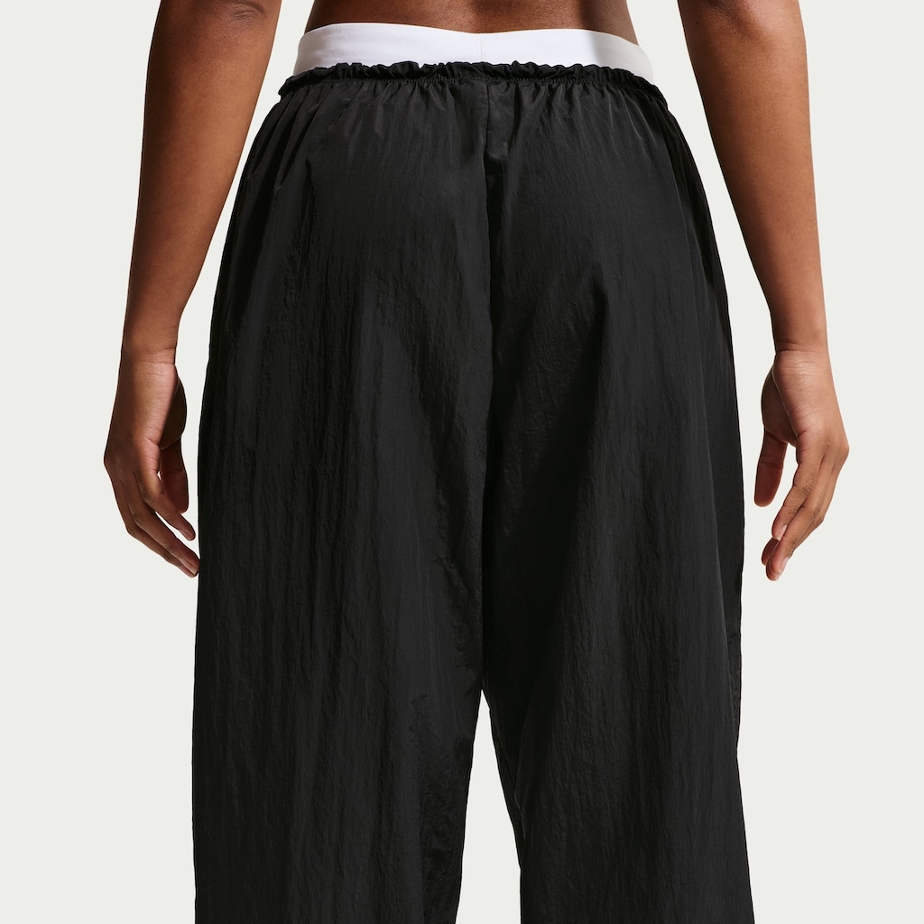 Imagem 3 do produto Calça Nike Sportswear Parachute Feminina