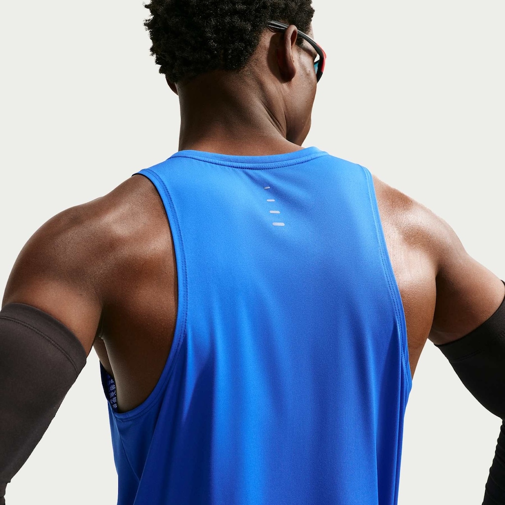 Imagem 2 do produto Regata Dri-FIT Nike ADV AeroSwift Masculina