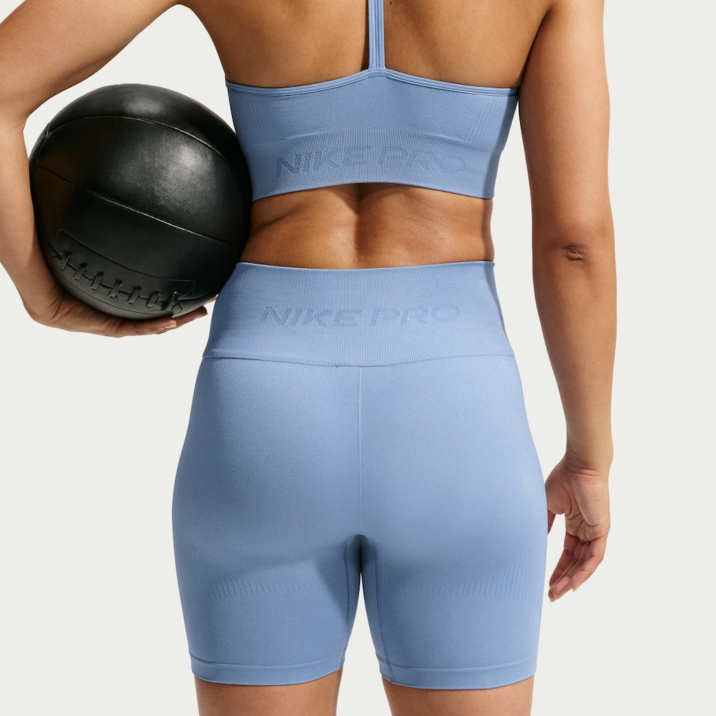 Imagem 3 do produto Shorts Dri-FIT Nike Feminino