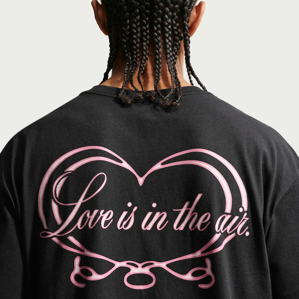 Imagem 2 do produto Camiseta Nike Sportswear "Love Is In The Air" Masculina