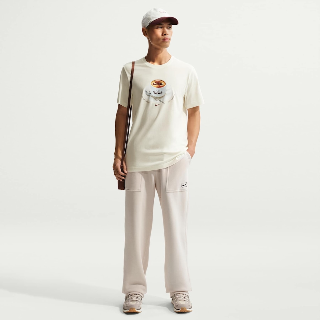 Imagem 4 do produto Camiseta Nike Sportswear Café Swoosh Mug Unissex