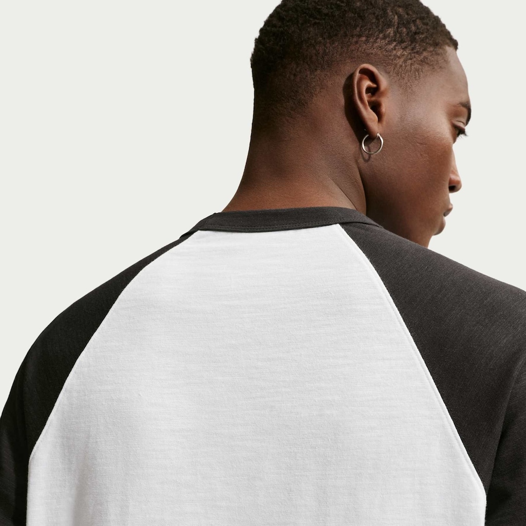 Imagem 2 do produto Camiseta Nike Club Raglan Masculina