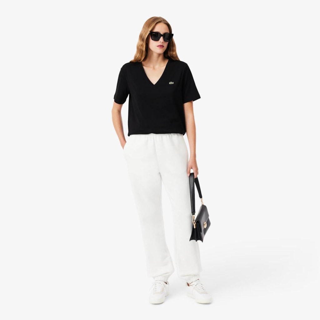 Imagem 2 do produto Camiseta de Algodão com Gola V e Caimento Relaxado Lacoste Feminina