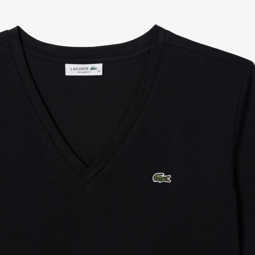Imagem 5 do produto Camiseta de Algodão com Gola V e Caimento Relaxado Lacoste Feminina
