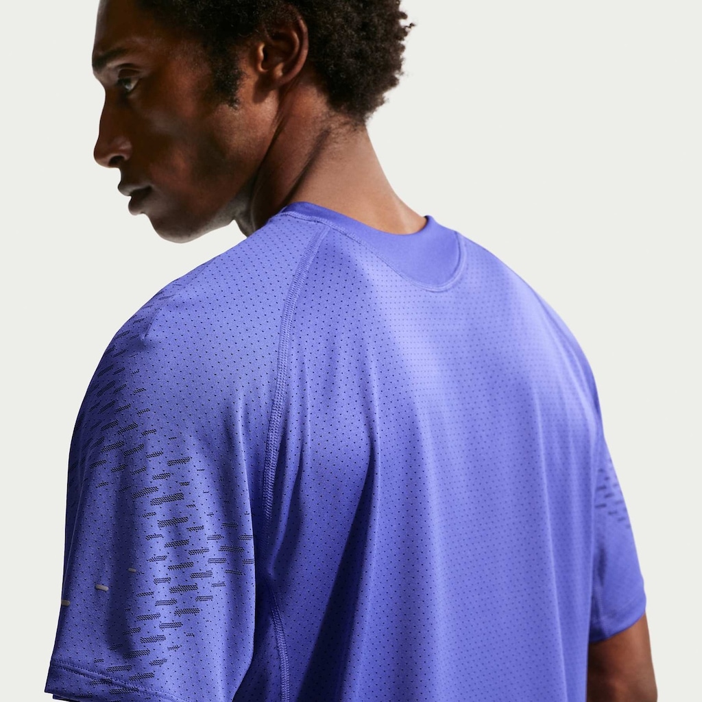 Imagem 2 do produto Camiseta Dri-Fit Nike Stride ADV Masculina