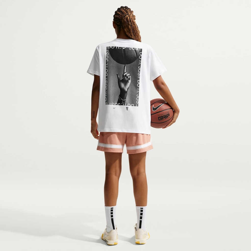 Imagem 5 do produto Camiseta Nike Basketball Photo Feminina