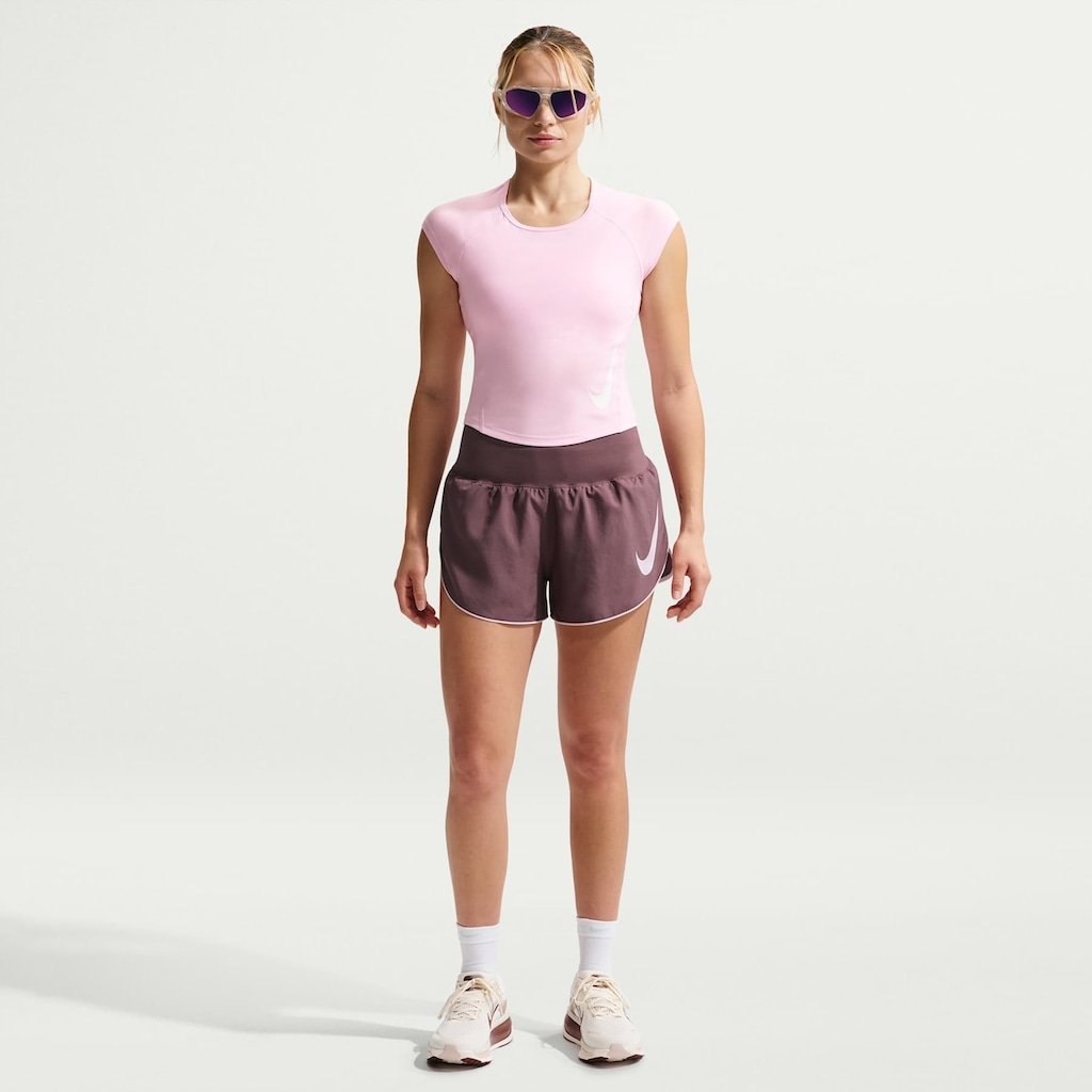 Imagem 4 do produto Camiseta Cropped Dri-FIT Nike Tempo Swoosh Feminina