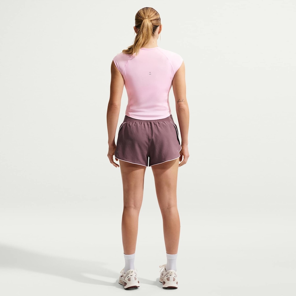 Imagem 5 do produto Camiseta Cropped Dri-FIT Nike Tempo Swoosh Feminina