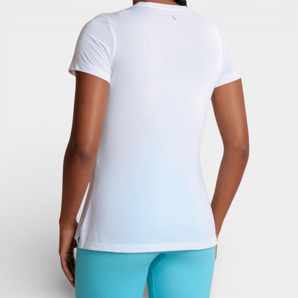 Imagem 2 do produto Camiseta Crepe AirDry Lupo Feminina
