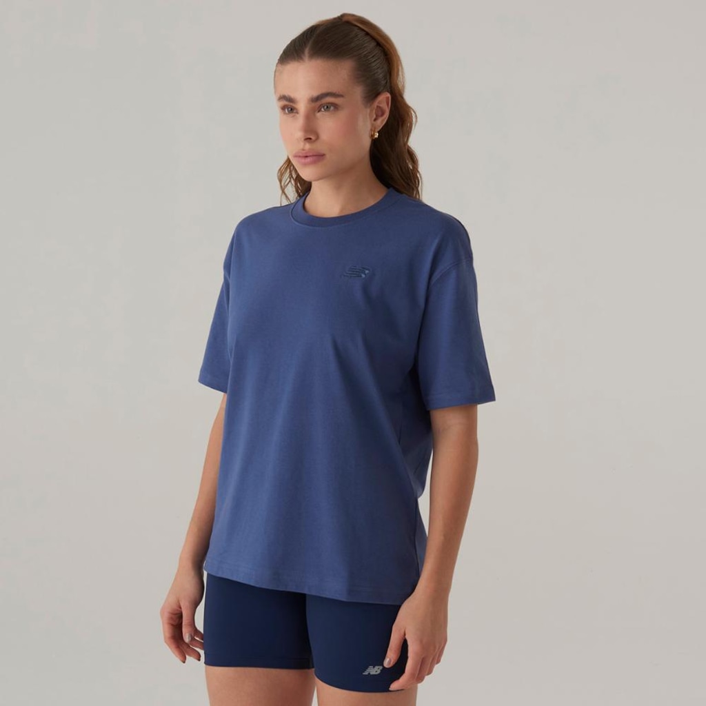 Imagem 2 do produto Camiseta New Balance Oversized Small Logo Feminina