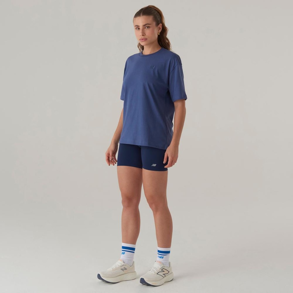 Imagem 5 do produto Camiseta New Balance Oversized Small Logo Feminina